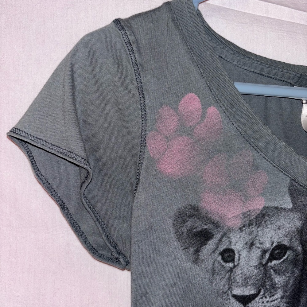 Disney Gray and Pink Lion King Cat T-Shirt - Picture 2 of 9